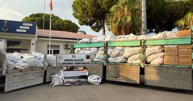 Piyasa değeri 50 milyon TL: Kaçak 20 binden fazla kıyafet ele geçirildi Mersin Haberleri Habertürk Yerel Haberler