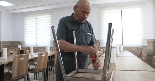 Alzheimer hastası, tedavi gördüğü merkezin gönüllü tamircisi oldu Gaziantep Haberleri Habertürk Yerel Haberler