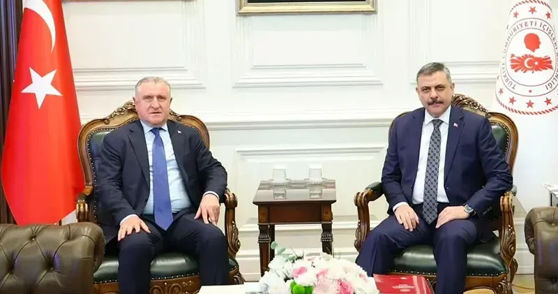 Bakanlar Çiftçi ve Bak, üniversite ve öğrenci yurtlarında alınacak güvenlik tedbirlerini değerlendirdi