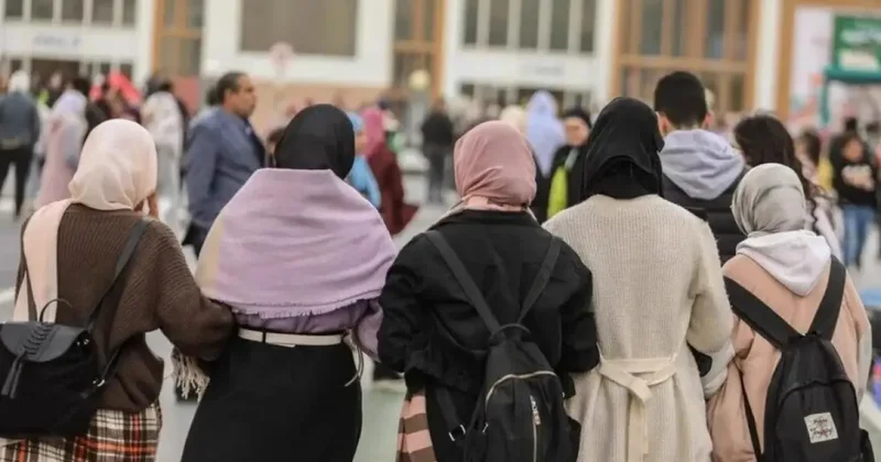 Avusturya da başörtüsü yasağı başladı