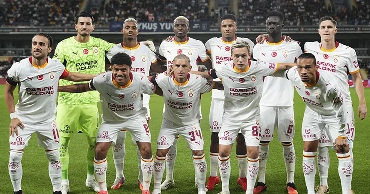 Galatasaray 3 eksikle Sporting e konuk olacak! Kamp kadrosu açıklandı