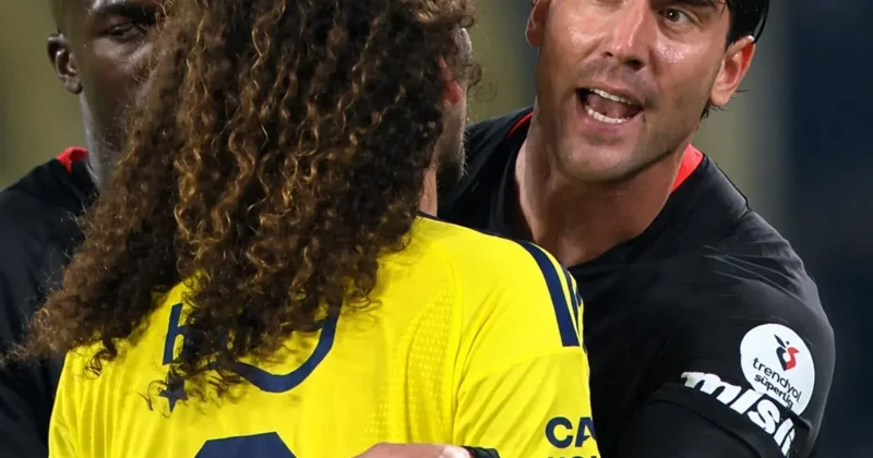 Beşiktaş ı bekleyen büyük tehlike! Vlahovic kaç maç ceza alacak?