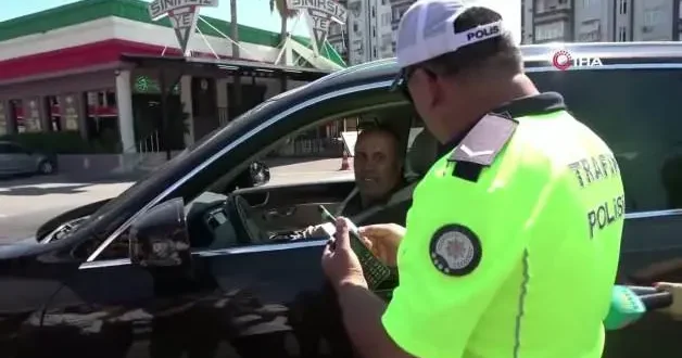 Yaya geçidinde ceza yiyen sürücüden ilginç savunma: Adım atarsa dururum