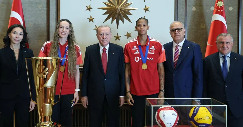 Şampiyonlar Külliye de! Cumhurbaşkanı Erdoğan, Filenin Sultanları nı kabul etti