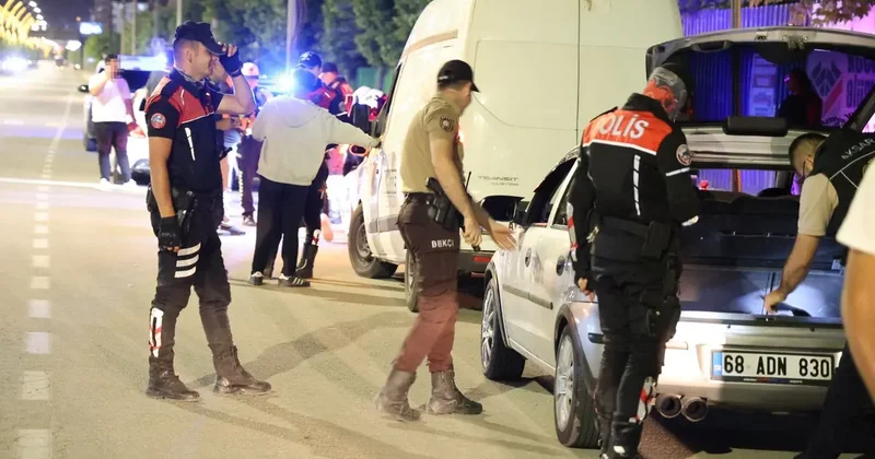 Aksaray da araç ve şahıslar didik didik aranıyor