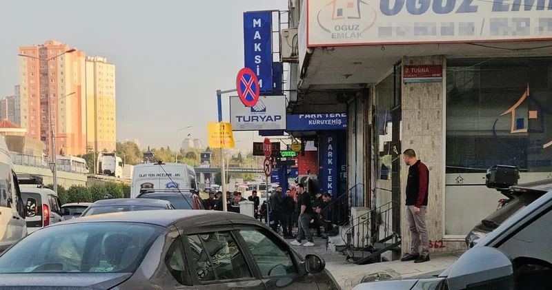 İstanbul da gece yarısı müzikholde çatışma: Biri polis 2 ölü, 2 yaralı