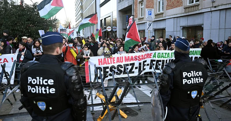 Fransa da mahkeme, Filistin e destek gösterisinin yasaklanması kararını askıya aldı