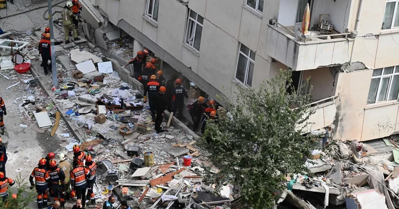 Maltepe de çöken binaya ilişkin 2 kişi gözaltına alındı