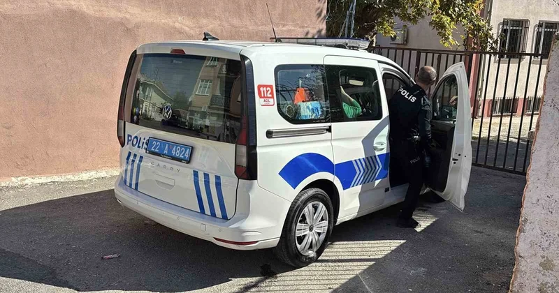 Edirne de ortaokulda silah alarmı! Öğrencinin çantasından kuru sıkı tabanca çıktı