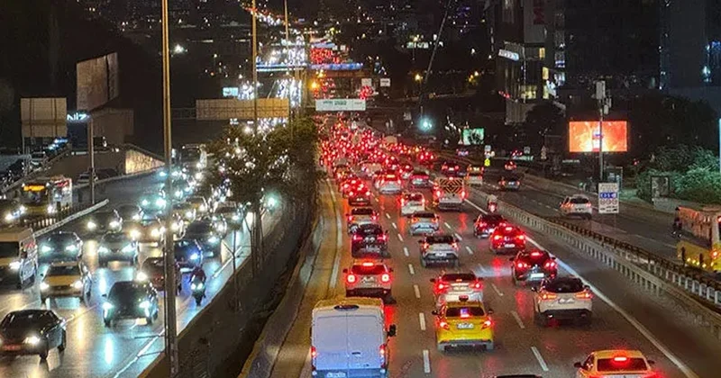 İstanbul’da trafik yüzde 69’a ulaştı: İşte yoğunluğun olduğu bölgeler Sözcü Gazetesi