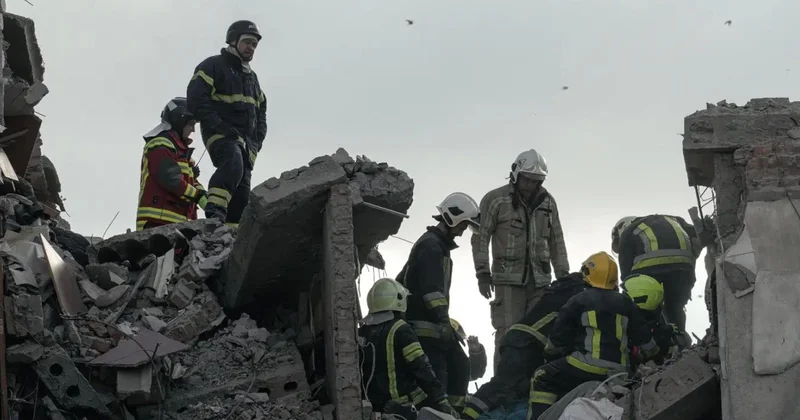 Kiev de Rus saldırısında 3 sivil öldü, 33 yaralı; Priluki de can kaybı 22 ye çıktı
