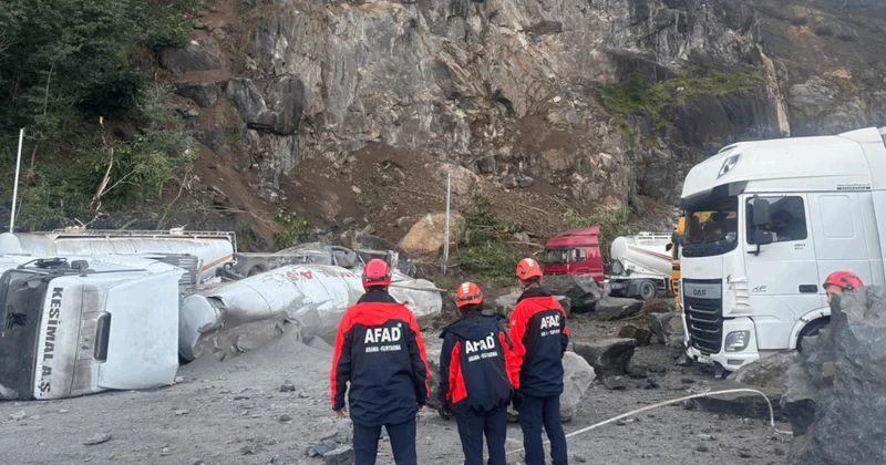 Gökten adeta kaya yağdı! TIR parkındaki heyelanda acı haber geldi Sözcü Gazetesi