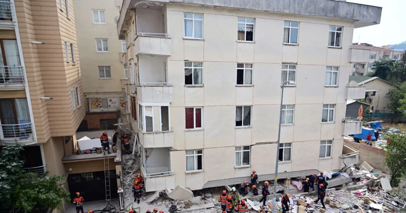 Maltepe de çöken bina! Kat kat gelen felaket! 3 katlı iş merkezi 7 katlı apartman oldu Son dakika haberleri