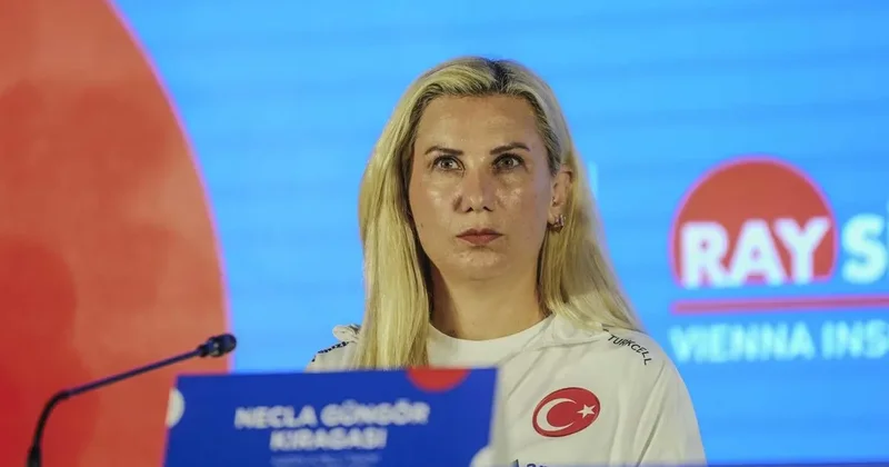 Necla Güngör Kıragası: Bu kızlar ilklerin takımı olmak istiyorlar