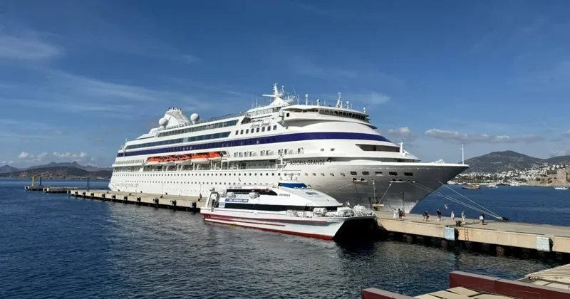 Bodrum a Astoria Grande kruvaziyeriyle 447 turist geldi