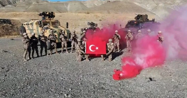 Kırsalda nefes kesen Özel Harekat tatbikatı Zırhlı araçlar, keskin nişancılar, patlamalar: Erzincan da tatbikat heyecanı Erzincan Haberleri