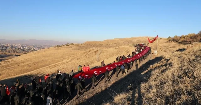 Dadaşlar ecdadın yolunda yürüyor ERVAK Başkanı Erdal Güzel, Aziziye destanı Türk tarihinin altın sayfalarından biridir Erzurum Haberleri