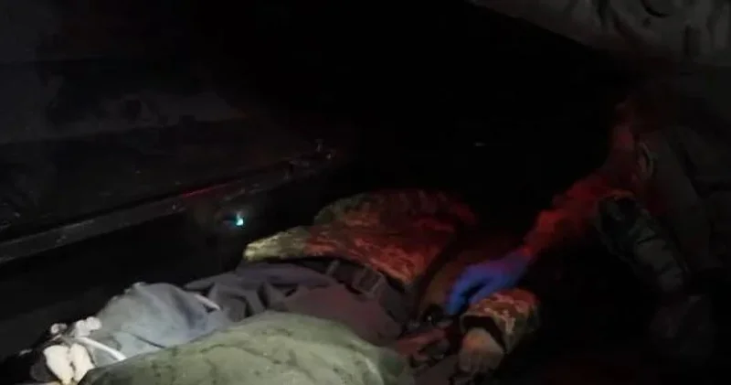 Ukrayna da bilim kurgu gibi olay: Cephede mahsur kalan askeri robot kurtardı