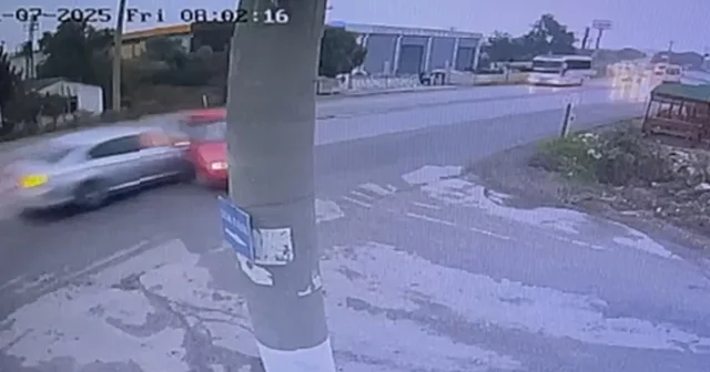 Kemalpaşa da feci trafik kazası kamerada: 2 ölü, 4 yaralı İzmir Haberleri