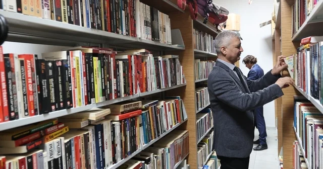 Muğla Büyükşehir in kitap kampanyasına yoğun ilgi Kampanyada 5 bin 200 kitap toplandı Muğla Haberleri