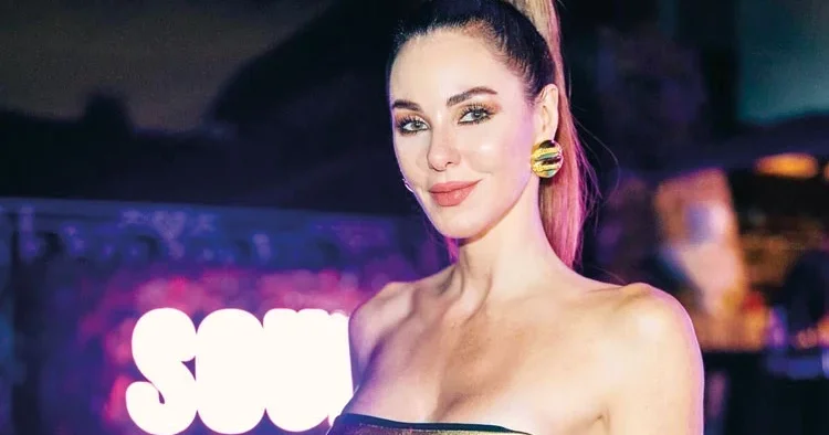 Defne’den sürpriz şarkı