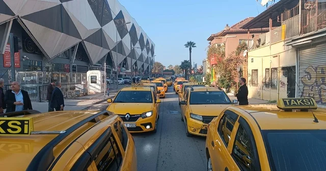 İzmir de taksiciler, korsan taşımacılığa karşı kontak kapattı İzmir Haberleri