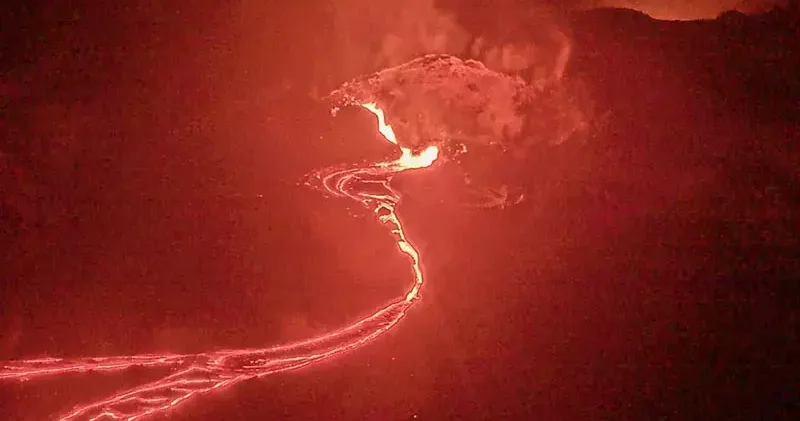 Hawaii deki Kilauea Yanardağı nda 36 ncı patlama öncesi lav akıntıları