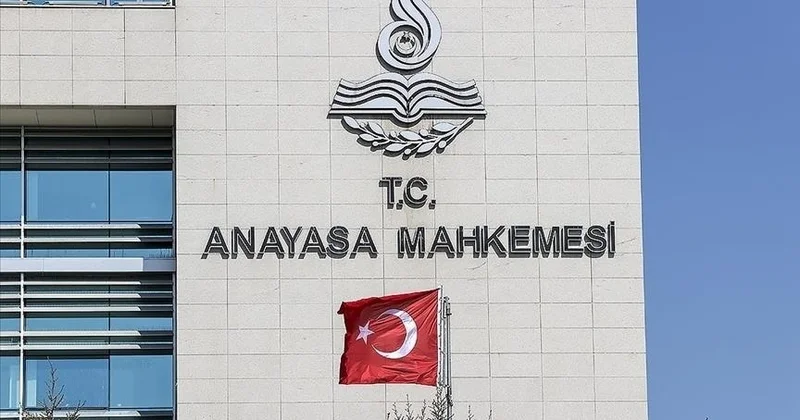 AYM den, göreve iade edilen KHK lı kamu görevlisinin tazminat isteyemeyeceğine ilişkin düzenlemeye iptal