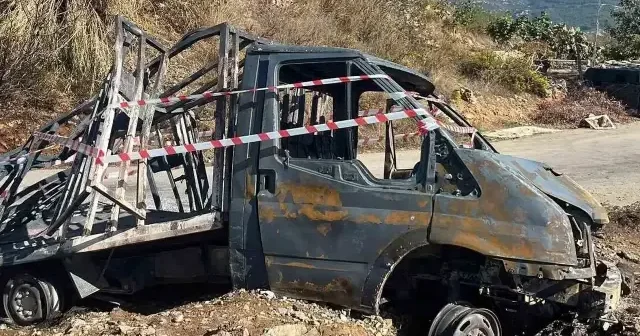 Antalya da alev alev yanan mutfak tüpü yüklü kamyonet küle döndü VİDEO İZLE