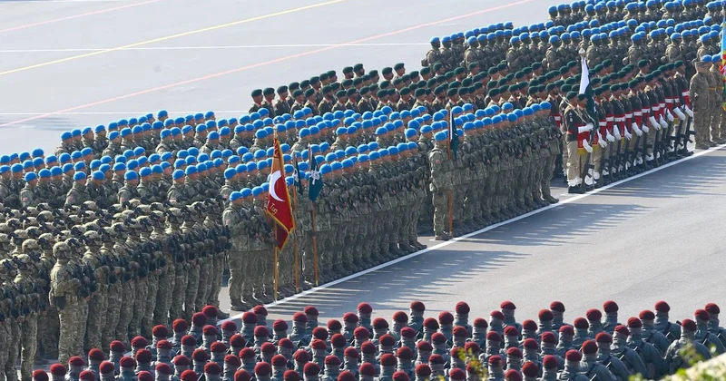 Azerbaycan, Karabağ Zaferi nin 5. yılını askeri geçit töreniyle kutladı