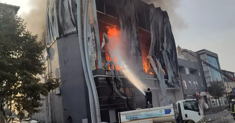 SON DAKİKA Kocaeli de parfüm deposunda yangın: 6 kişi hayatını kaybetti