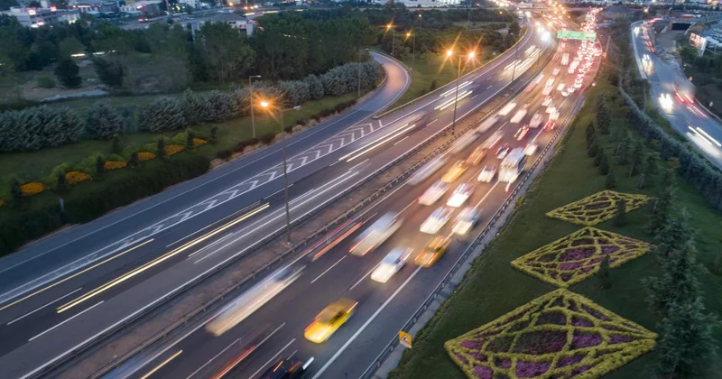 Dev projelerle Türkiye nin ulaşım ağı genişliyor
