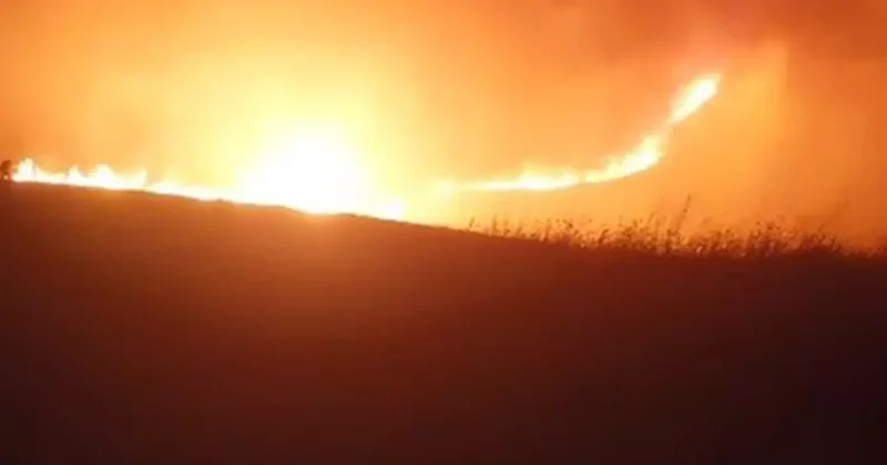 Kars ta örtü yangın! Kontrol altına alındı