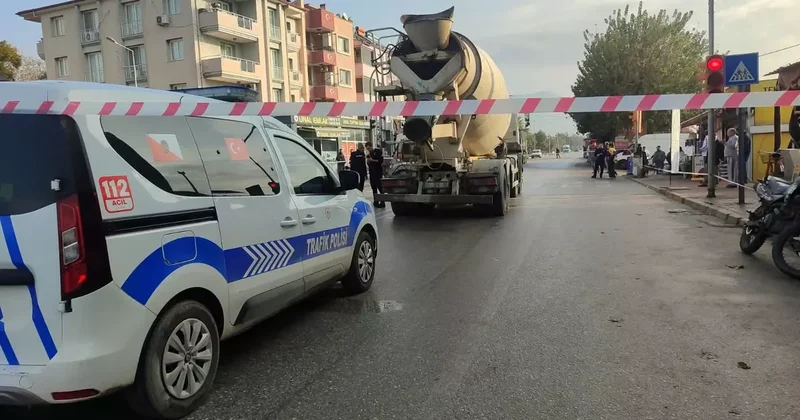 İzmir de beton mikserinin çarptığı kadın son yolculuğuna uğurlandı
