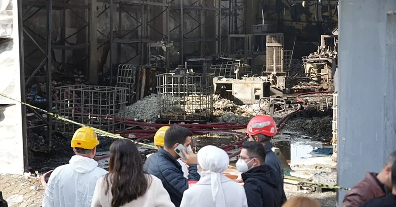 SON DAKİKA Kocaeli de 6 kişinin can verdiği yangında yeni gelişme! Fabrika sahibi yakalandı, oğlu firarda