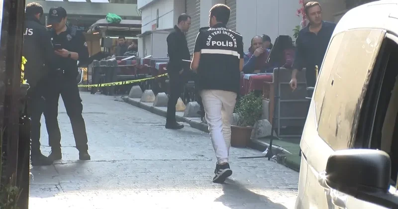 İstiklal Caddesi’nde silahlı kavga: Korkutan olay kamerada! 2 yaralı