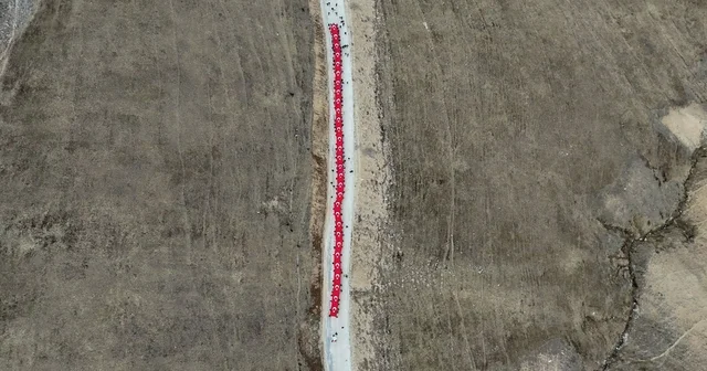 Gümüşhane de Kabaktepe şehitlerine vefa yürüyüşü düzenlendi Gümüşhane Haberleri