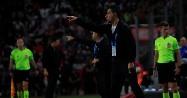 Trendyol Süper Lig: Antalyaspor: 0 Beşiktaş: 2 (İlk yarı) Antalya Haberleri