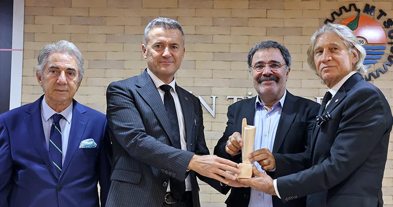 Mersin Kenti Edebiyat Ödülü Ahmet Ümit e verildi: 25 yıl sonra halen okunuyorsanız bu sizi iyi bir yazar yapar