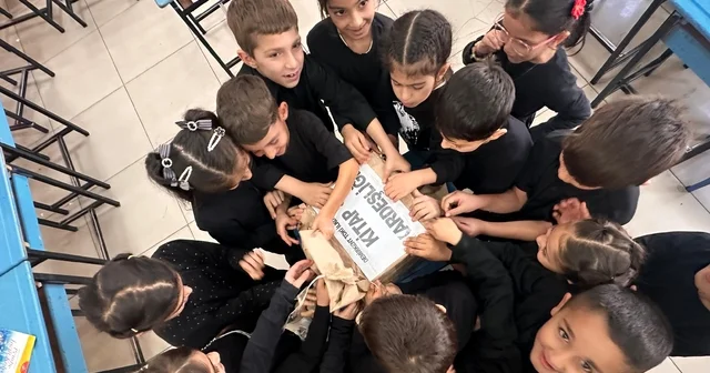 Demirkent TOKİ Öğrencilerinden 29 Ekim İlkokulu na kitap kardeşliği Erzincan Haberleri