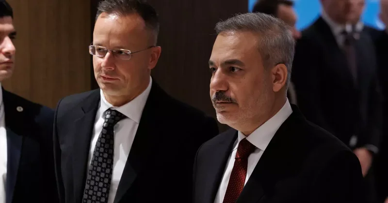 Hakan Fidan Macar mevkidaşı ile bir araya geldi! İstanbul da üst düzey toplantı