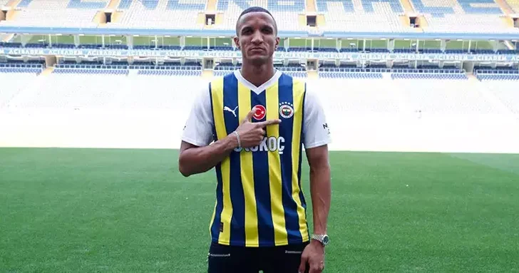 Fenerbahçe de Rodrigo Becao ile yollar ayrılıyor