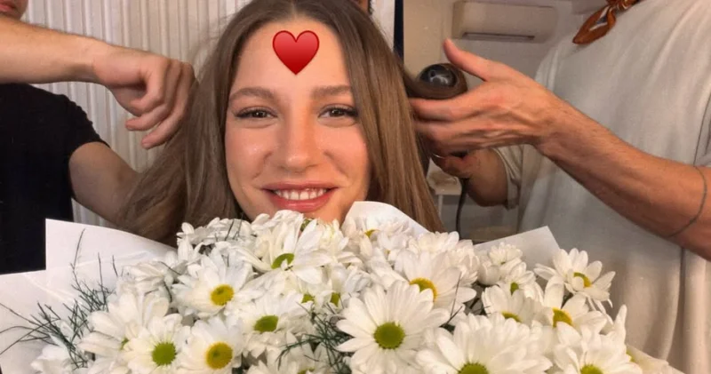Serenay Sarıkaya, papatyalar içinde poz verdi Magazin haberleri