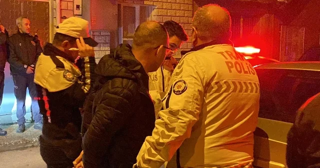 Alkollü sürücü 2 araca çarparak kaçtı, yakalanınca ekiplere zor anlar yaşattı Ben kimseden kaçmam, öldürüyorsanız öldürün Burdur Haberleri