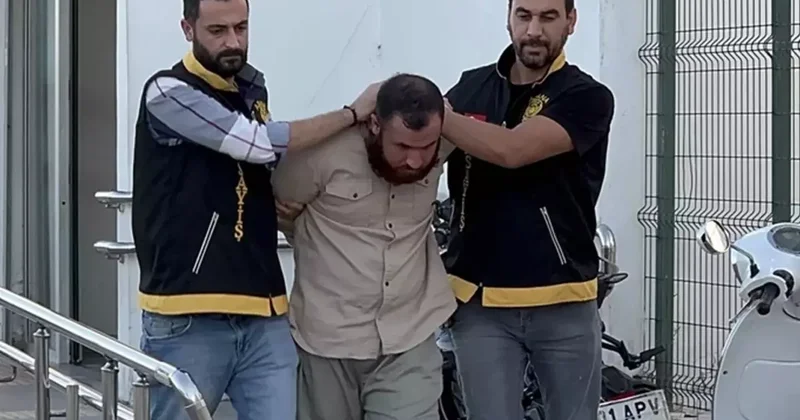 Uykuda ailesini katleden sanık: Bacağıma dinleme cihazı takıldı