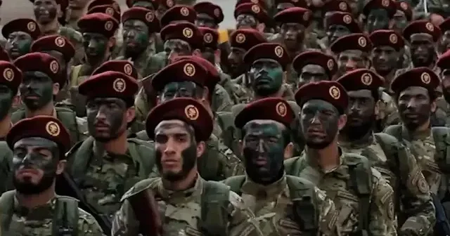 Şam’da Baas Rejiminin devrilişinin 1. yılında askeri geçit töreni düzenlendi VİDEO İZLE