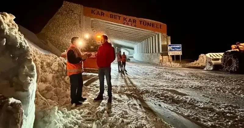 Van haberleri: 3 bin rakımlı Karabet Geçidi’nde kar yağışı etkili oldu Van Haberleri