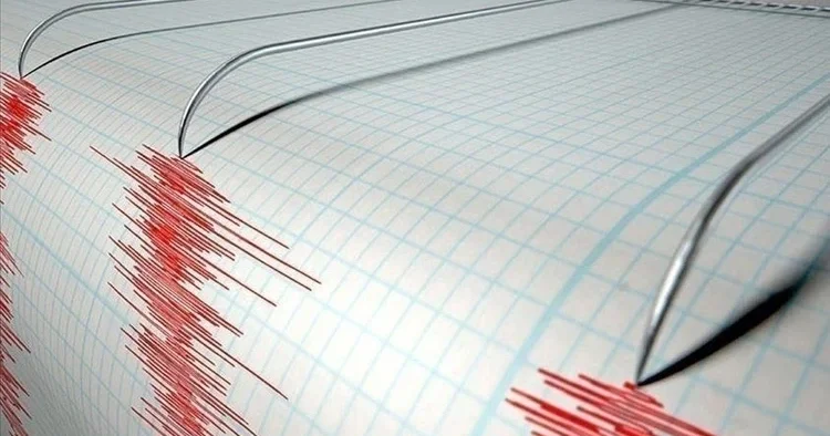 Japonya da deprem: 7.6 büyüklüğünde