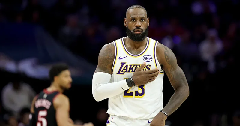 NBA de LeBron James maçı domine etti, Lakers kazandı