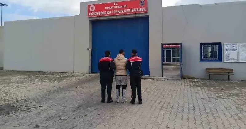 Jandarma çeşitli suçlardan aranan 42 kişiyi yakaladı Afyonkarahisar haberleri Afyonkarahisar Haberleri